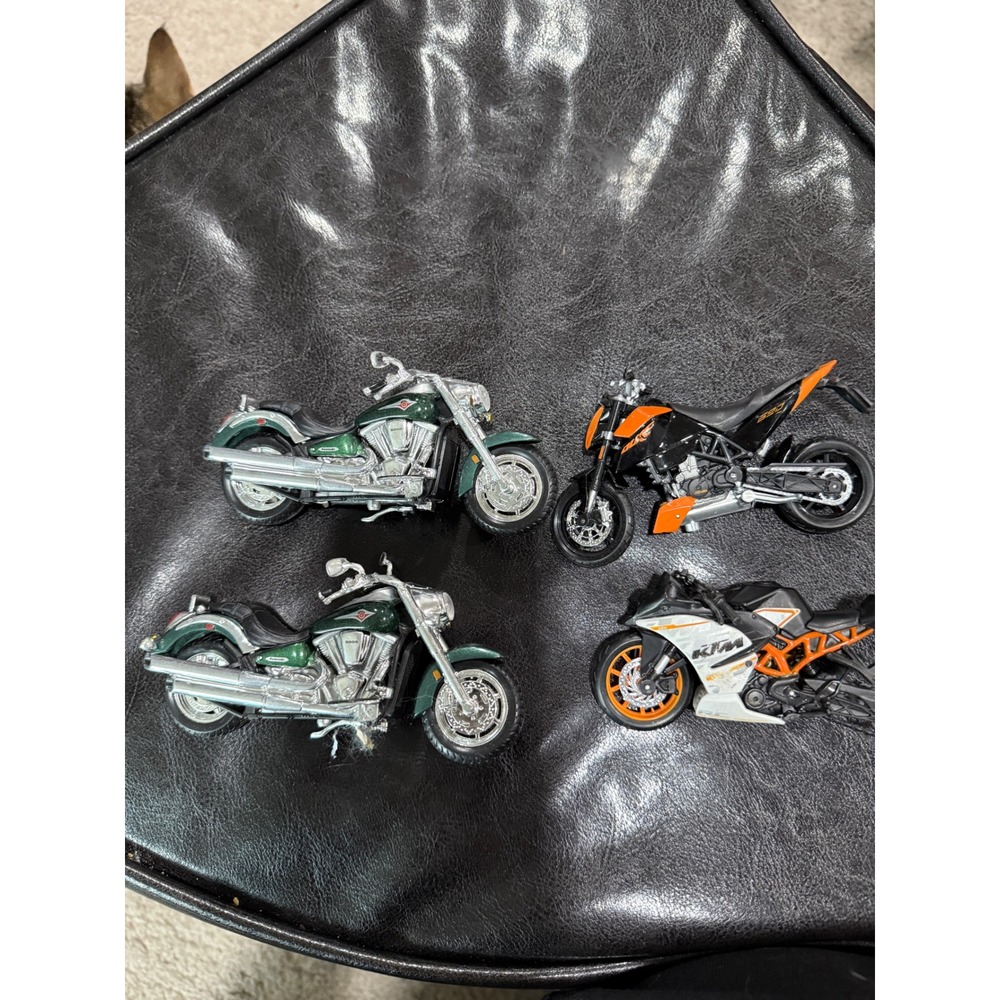 Set of 4 Diecast Toy Motorcycles KTM Cruiser Green